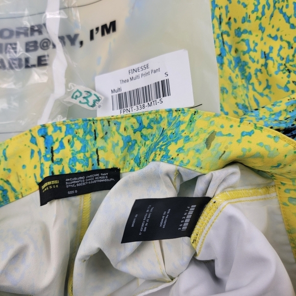 NIB Finesse Thea high-waisted multi print pant Size small - Picture 8 of 8